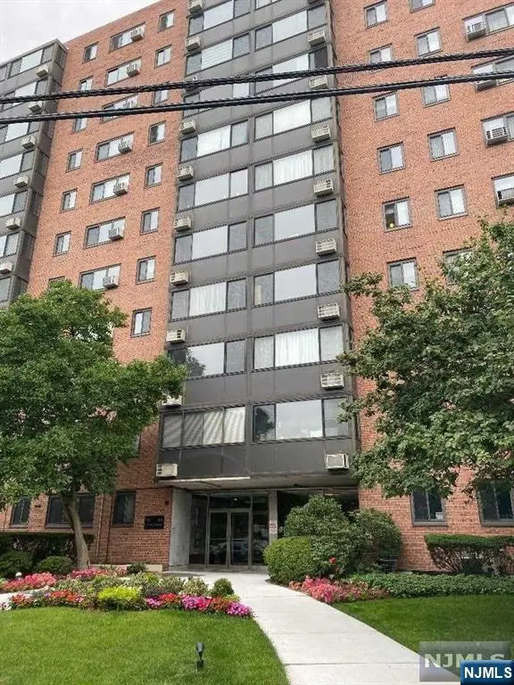 90 Prospect Avenue 6F, Hackensack, NJ 07601 - #1