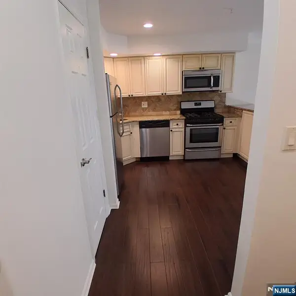 2014 Hawthorne Lane, Mahwah, NJ 07430