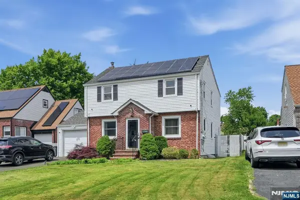 27 Beveridge Street, Teaneck, NJ 07666