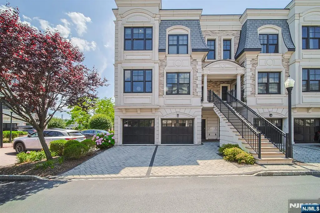 35 Marquis Court, Edgewater, NJ 07020 - #1