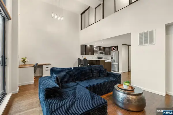 518 Gregory Avenue 201, Weehawken, NJ 07086
