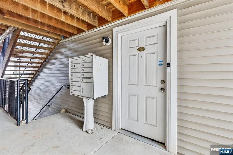 428 Grand Avenue 2C, Palisades Park, NJ 07650 - #3