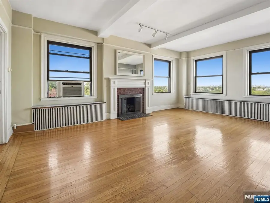 375 Mount Prospect 6AE, Newark, NJ 07104 - #2