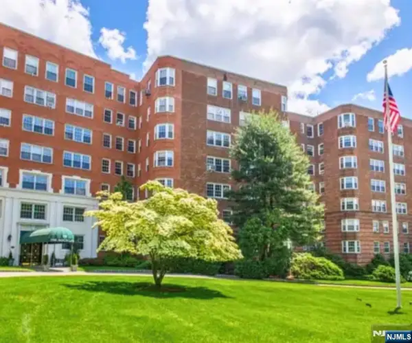 10 Crestmont Road 4H, Montclair, NJ 07042