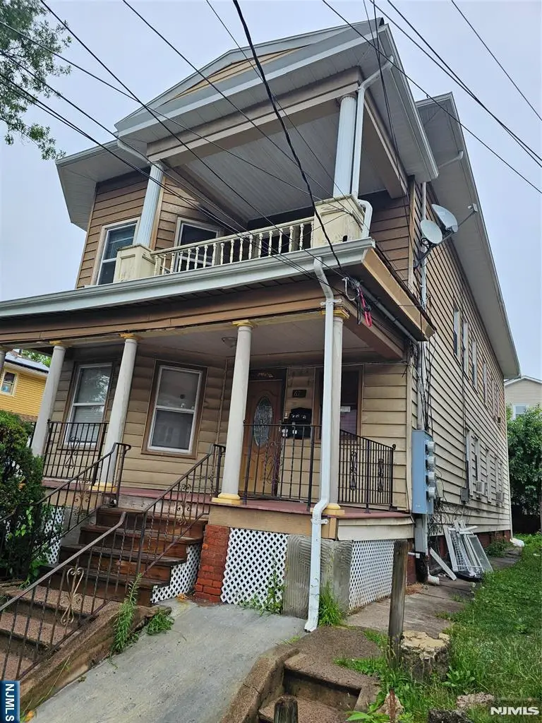 673 25th Street, Paterson, NJ 07504 - #1