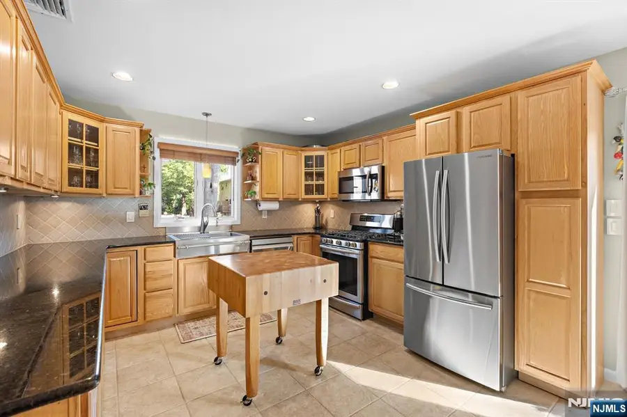 228 Lafayette Avenue, Cliffside Park, NJ 07010 - #3