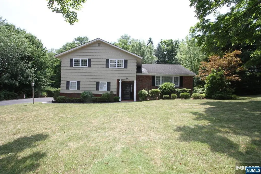 10 Bayberry Drive, Montvale, NJ 07645 - #1