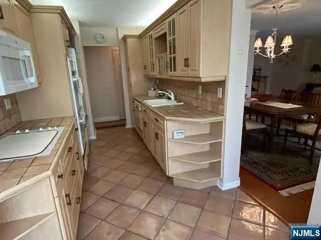 300 Winston Drive 302, Cliffside Park, NJ 07010 - #1