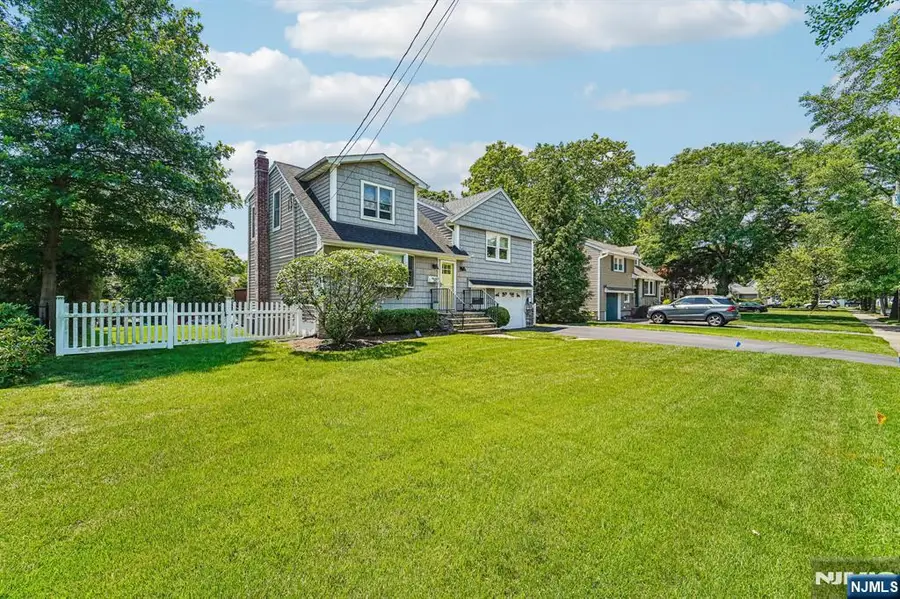 252 Canterbury Place, Ridgewood, NJ 07450 - #2