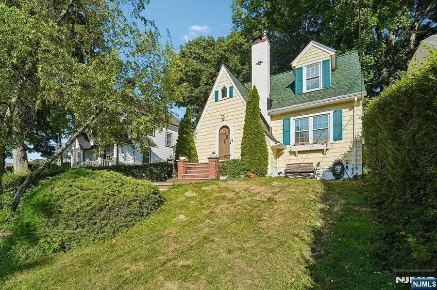 75 Rollinson Street, West Orange, NJ 07052 - #2