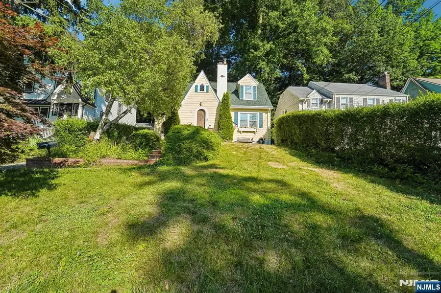75 Rollinson Street, West Orange, NJ 07052 - #3
