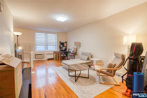 2160 Center Avenue 4S, Fort Lee, NJ 07024