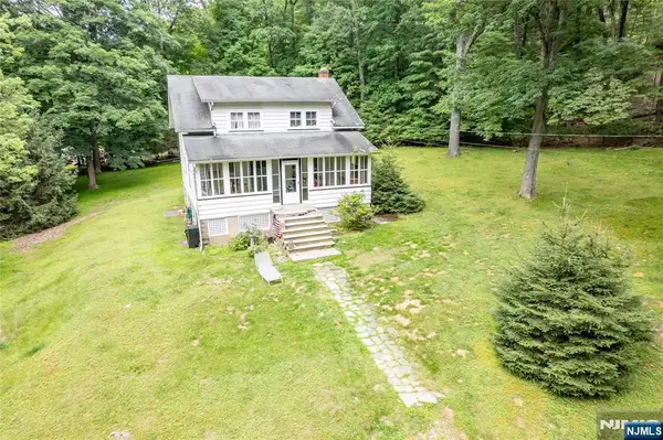 121 Townsend Road, Wanaque, NJ 07465