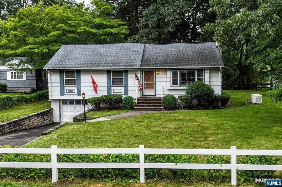 423 W Oakland Avenue, Oakland, NJ 07436 - #3
