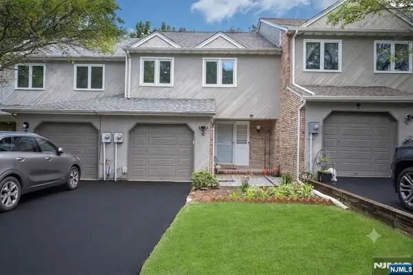 18 Guilford Court, Par-troy Hills Twp., NJ 07950