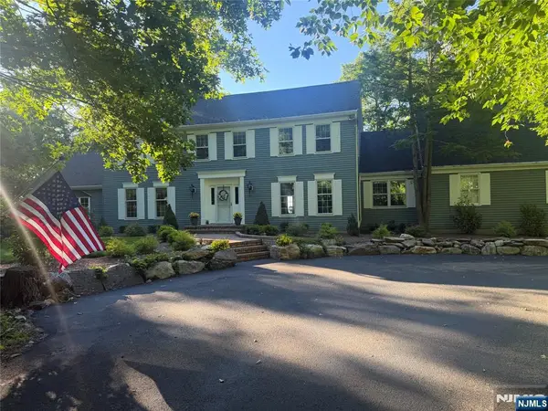 12 Laurel Hill Road, Rockaway Township, NJ 07435