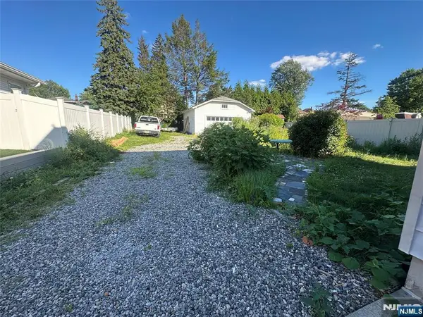 542 Prospect Avenue, Ridgefield, NJ 07657