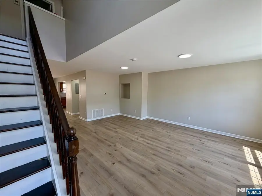 16 Kinney Street, Newark, NJ 07102 - #3