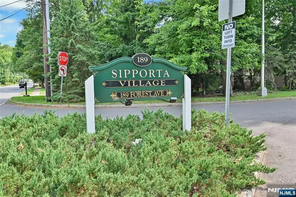 189 Forest Avenue 211, Paramus, NJ 07652