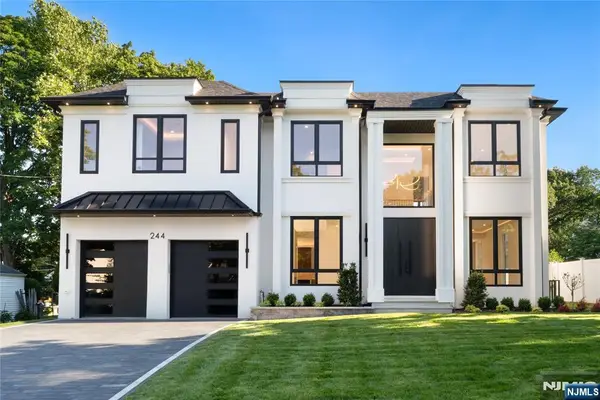 244 Washington Place, Paramus, NJ 07652