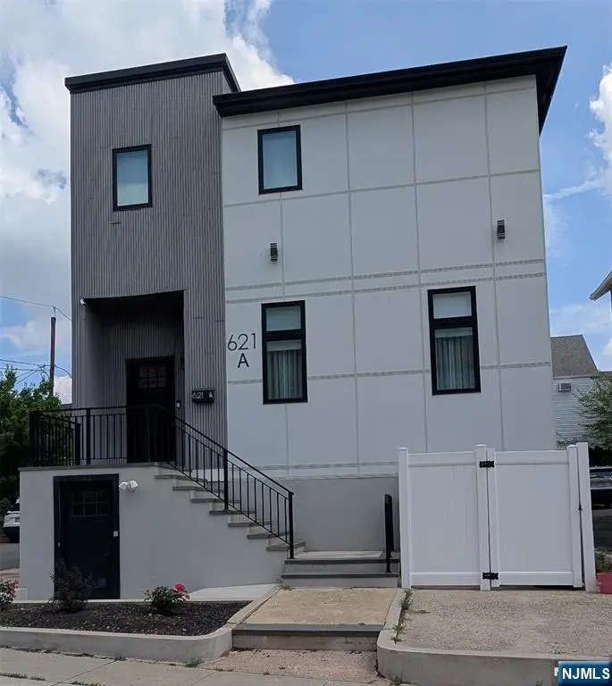 621 Valley Brook Avenue, Lyndhurst, NJ 07071 - #2