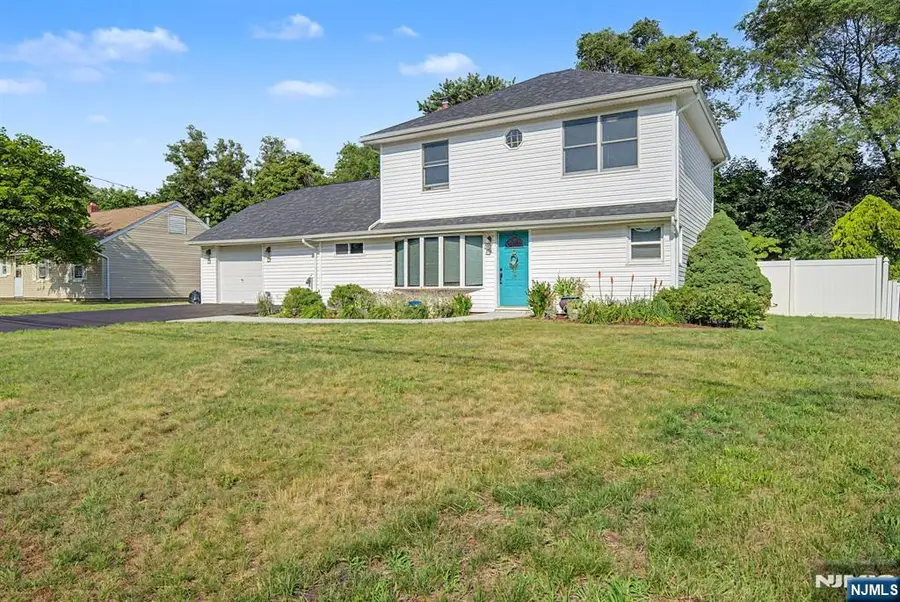 45 Leonard Terrace, Wayne, NJ 07470 - #2