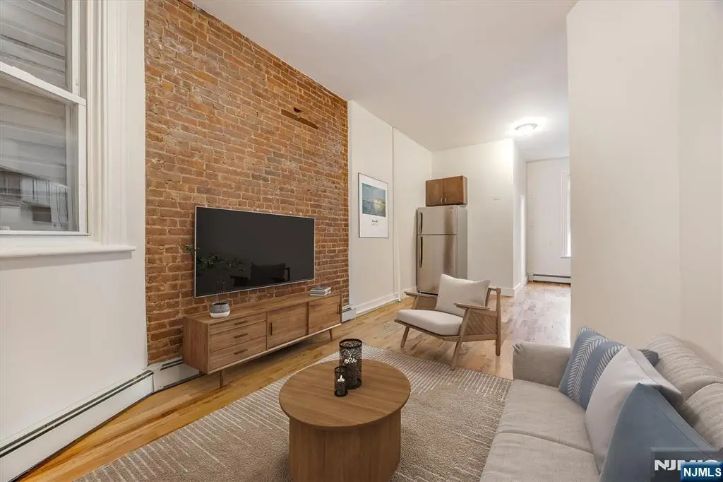 147 New York Avenue 2L, Jersey City, NJ 07307 - #1