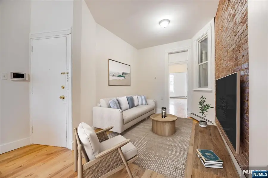 147 New York Avenue 2L, Jersey City, NJ 07307 - #2