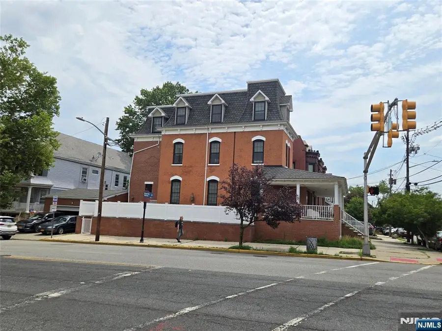 105 W 8th Street, Bayonne, NJ 07002 - #3