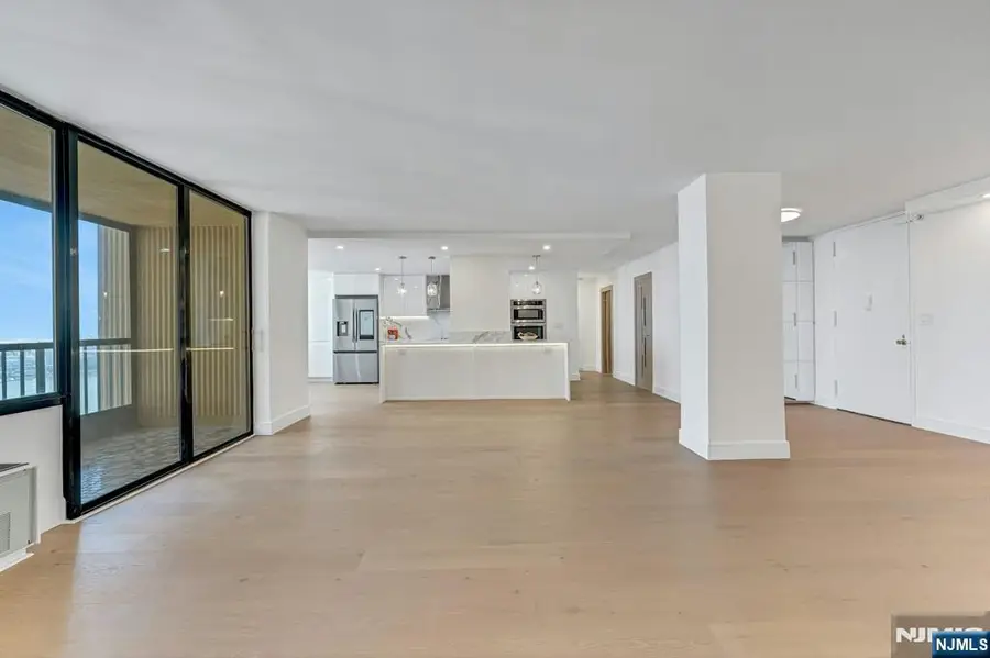 200 Winston 1912, Cliffside Park, NJ 07010 - #2
