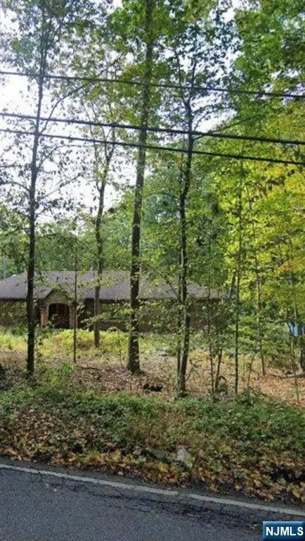 105 Kings Highway, Washington Township, NJ 07853
