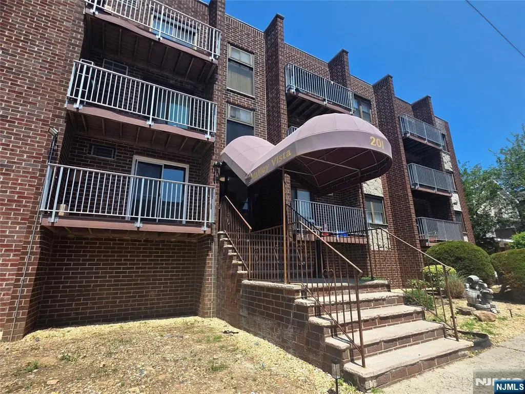 201 12th Street 19, Palisades Park, NJ 07650 - #1