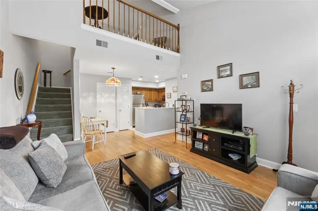 20 Sage Court, Bedminster, NJ 07921 - #1
