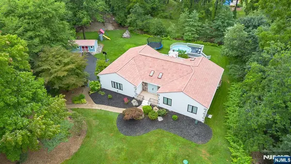 4 Daniel Lane, Kinnelon Borough, NJ 07405