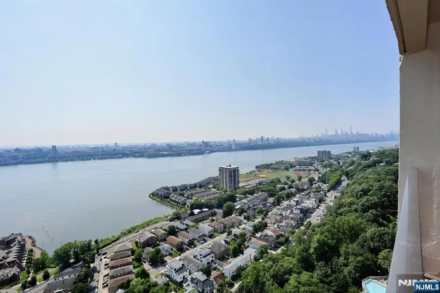 5 Horizon Road 2209, Fort Lee, NJ 07024 - #3