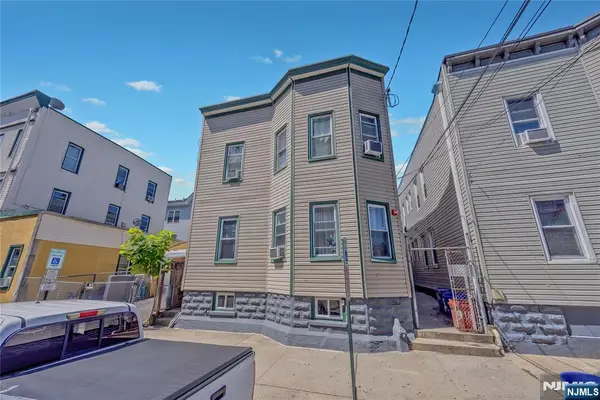 9 Vreeland Avenue, Passaic, NJ 07055