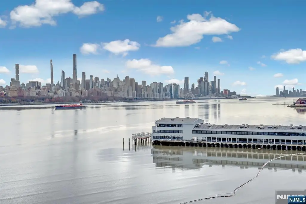129 The Promenade, Edgewater, NJ 07020 - #1