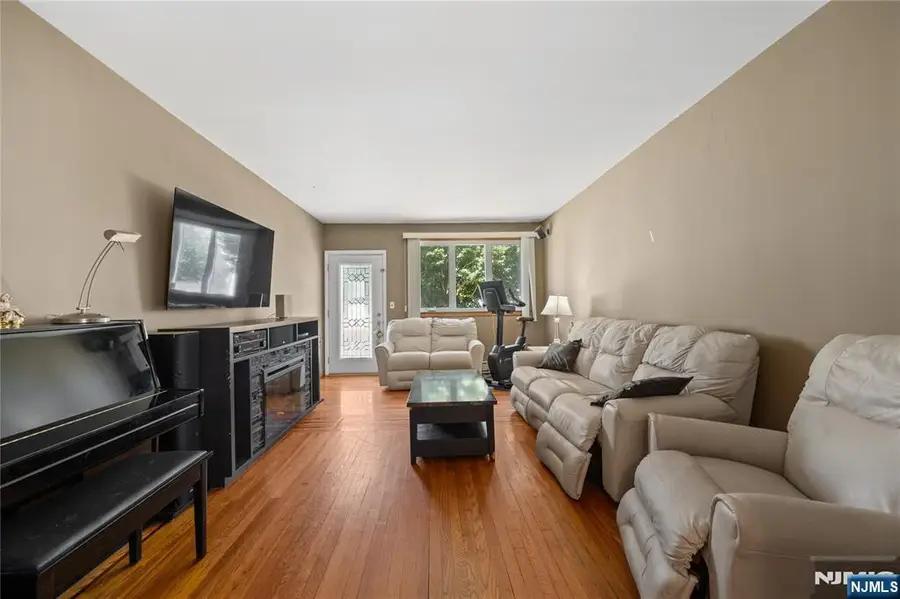 81 Huron Avenue, Clifton, NJ 07013 - #2