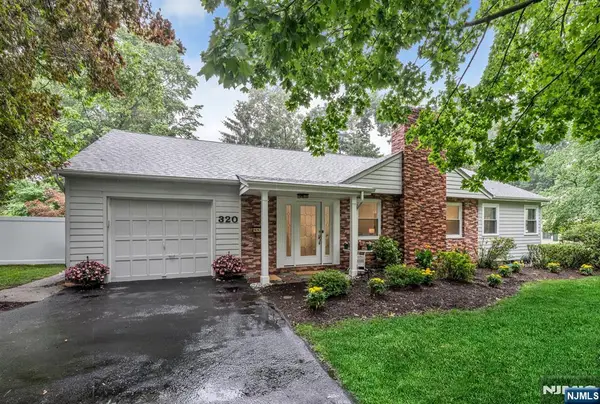 320 Monroe Avenue, Wyckoff, NJ 07481