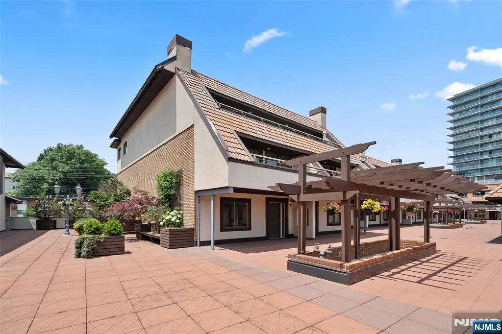 300 Gorge Road 1, Cliffside Park, NJ 07010 - #1