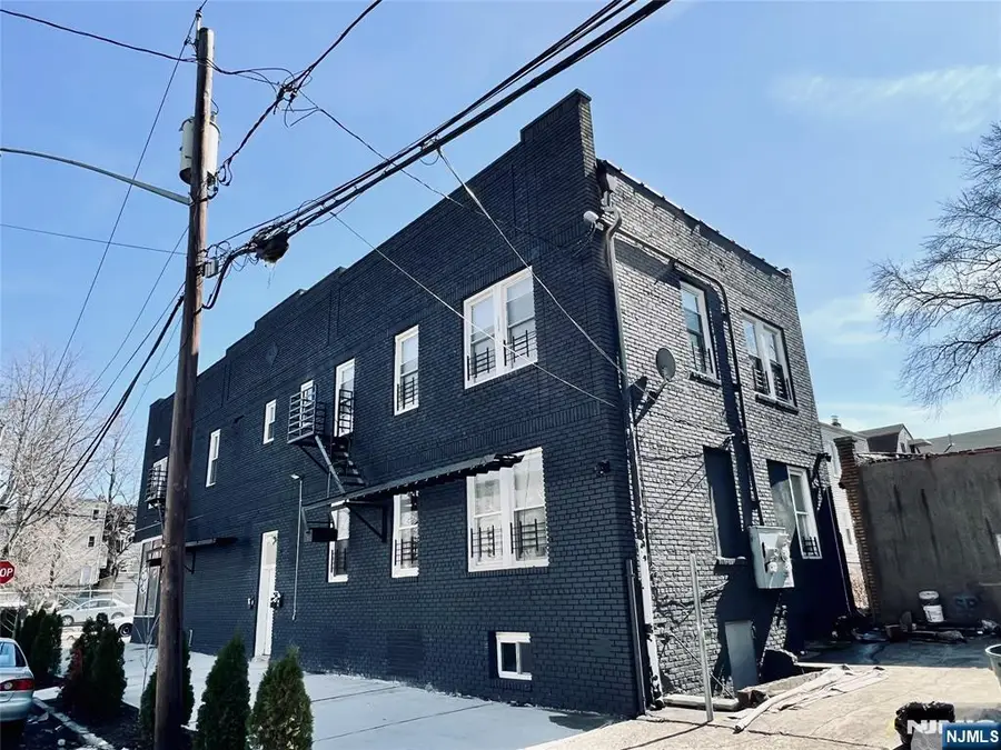 377 21st Street, Irvington, NJ 07111 - #2