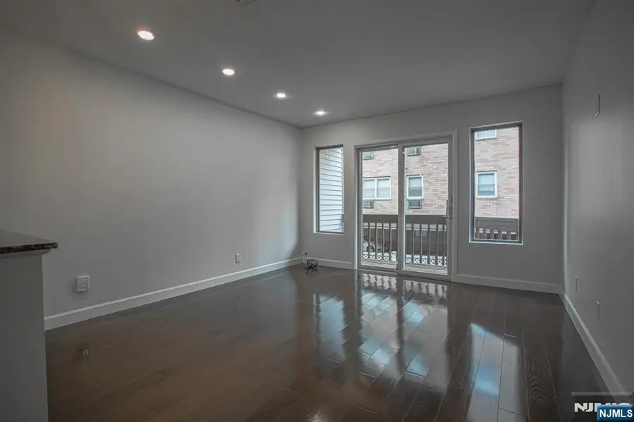 31 Fairmount Avenue 6A, Hackensack, NJ 07601 - #3