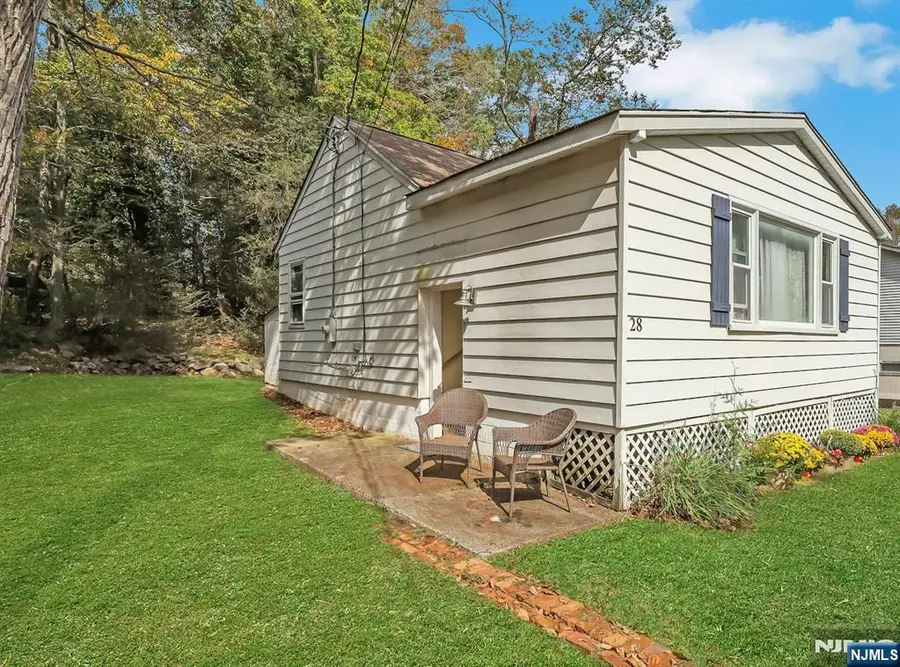 28 Risley Road, Upper Greenwood Lake, NJ 07421 - #2