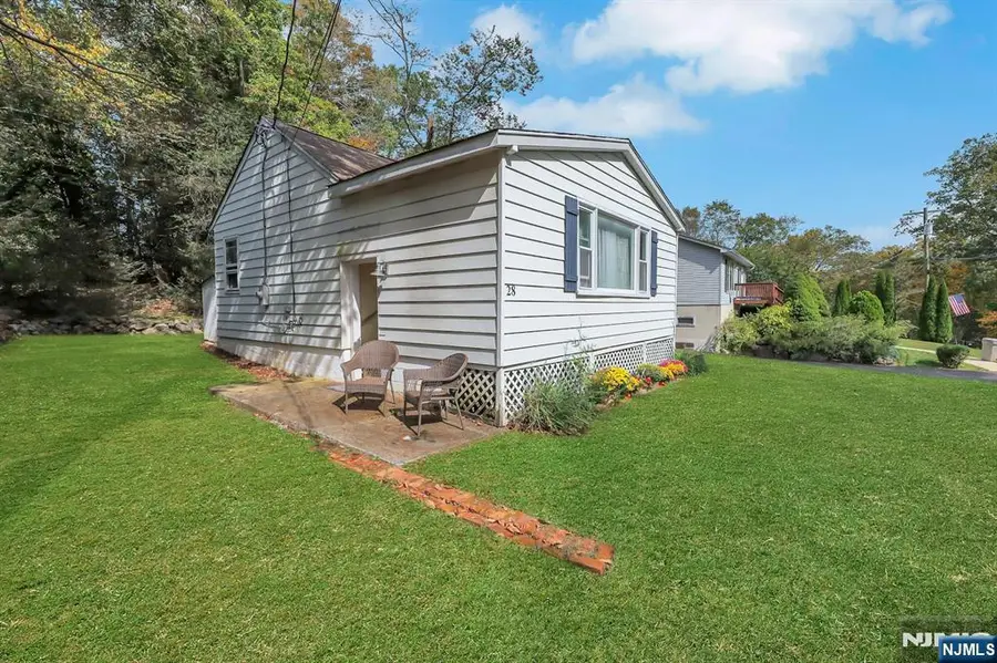 28 Risley Road, Upper Greenwood Lake, NJ 07421 - #3