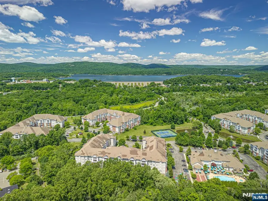 8421 Warrens Way 421, Wanaque, NJ 07465 - #3
