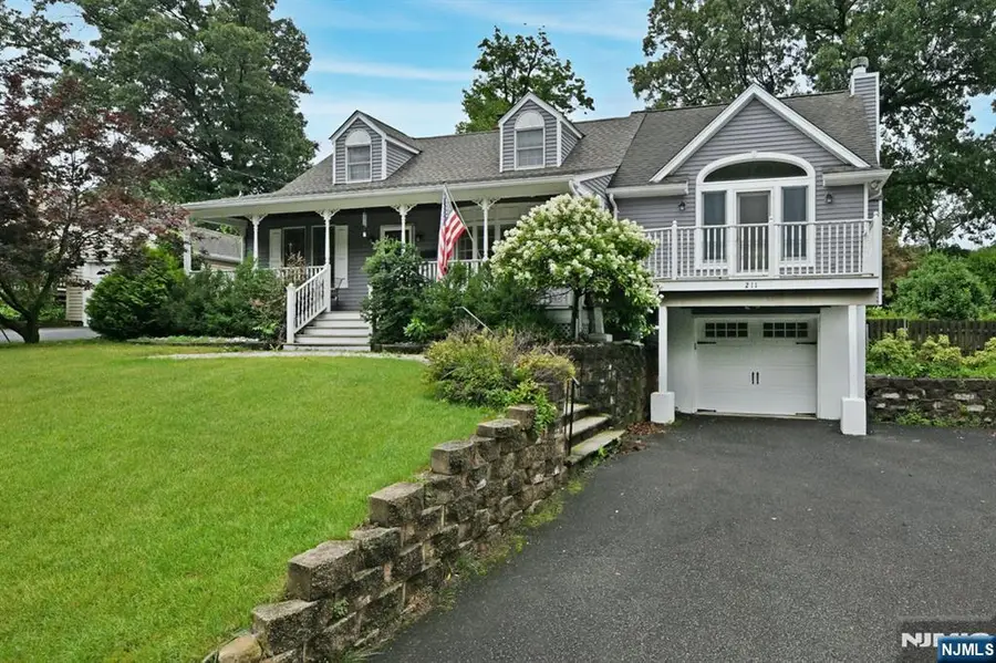 211 Spruce Street, Midland Park, NJ 07432 - #2