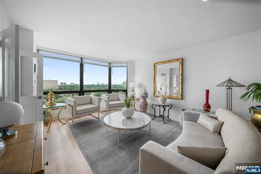 900 Palisade Avenue 17K, Fort Lee, NJ 07024 - #2