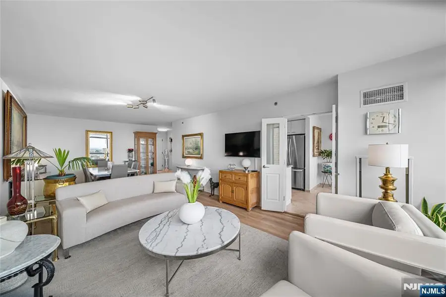 900 Palisade Avenue 17K, Fort Lee, NJ 07024 - #3