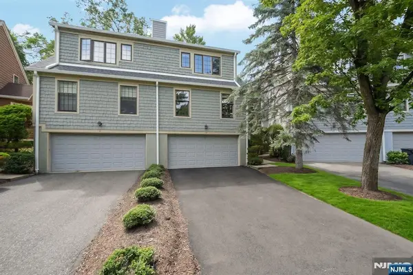 15 Nuthatcher Court, Wayne, NJ 07470