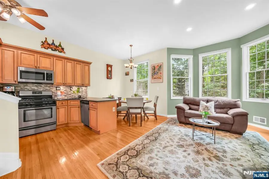 15 Nuthatcher Court, Wayne, NJ 07470 - #3